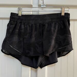 Bundle of 2 “hotty hot” style lululemon shorts